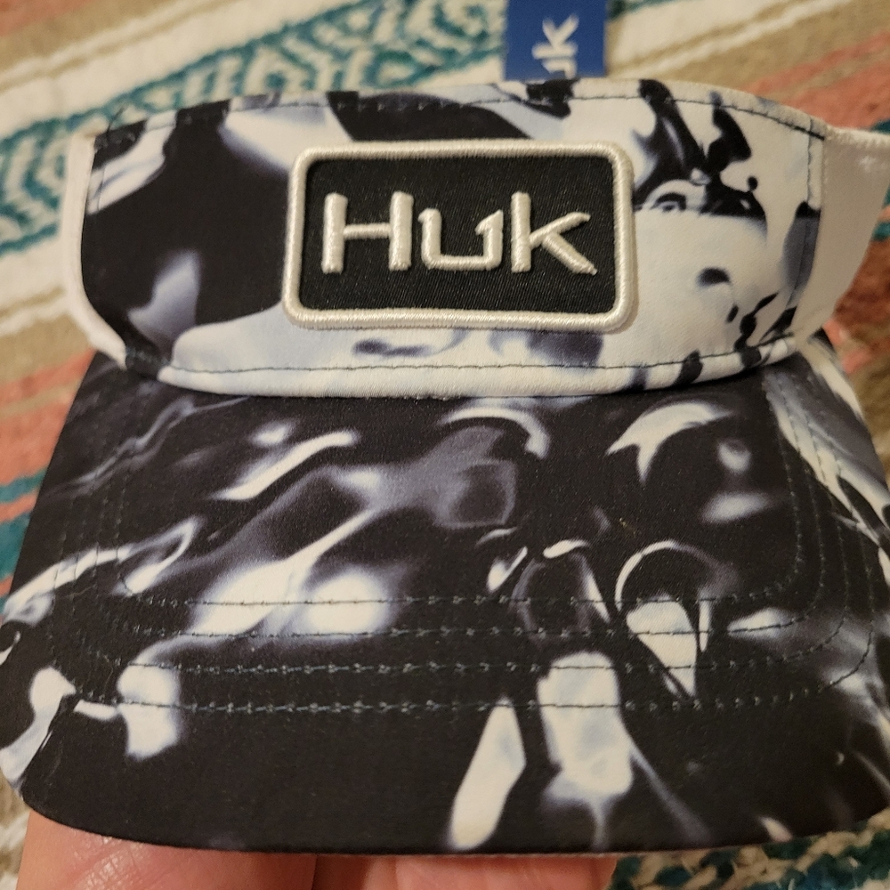 HUK  Visor NWT